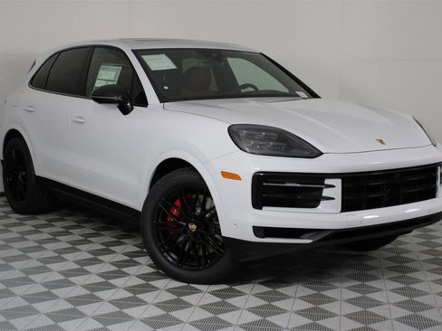 New 2026 Porsche Cayenne S image 9