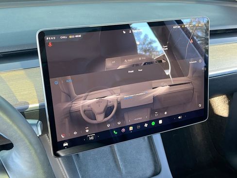 Used 2022 Tesla Model Y Performance image 15