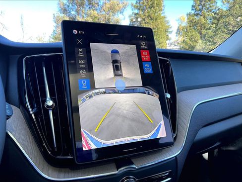 New 2026 Volvo XC60 B5 Plus w/ Climate Package image 20