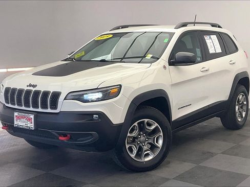 Used 2019 Jeep Cherokee Trailhawk w/ Cold Weather Group AWD/4WD image 12