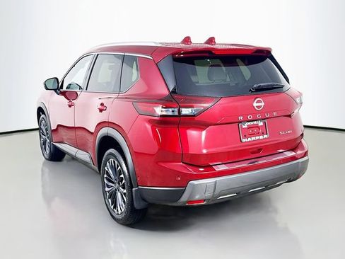 Used 2025 Nissan Rogue SL w/ Tech Package AWD/4WD image 10