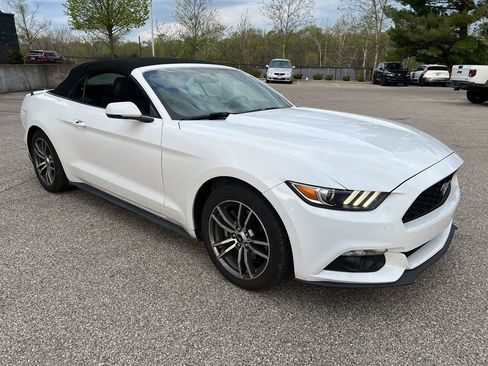 Used 2016 Ford Mustang Premium image 9