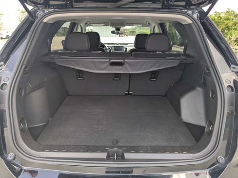 Used 2024 Chevrolet Equinox LT FWD image 15