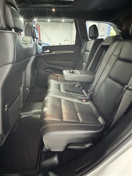 Used 2020 Jeep Grand Cherokee Overland AWD/4WD image 10