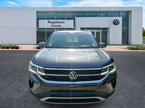 Used 2024 Volkswagen Taos SEL image 2