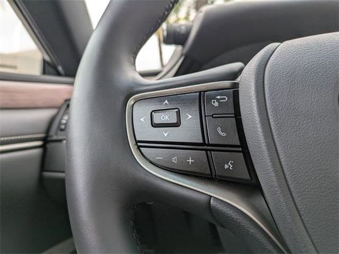 Certified 2025 Lexus ES 300h w/ Premium Package image 25