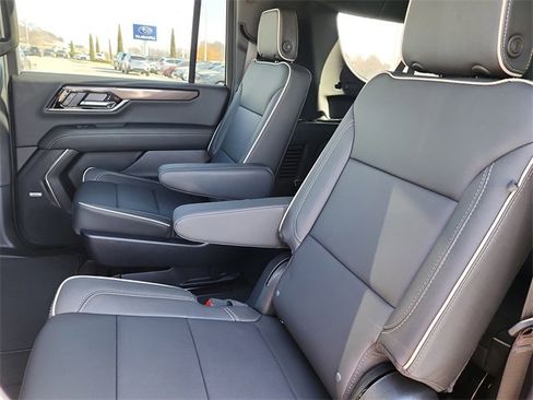 New 2026 GMC Yukon XL Elevation image 15