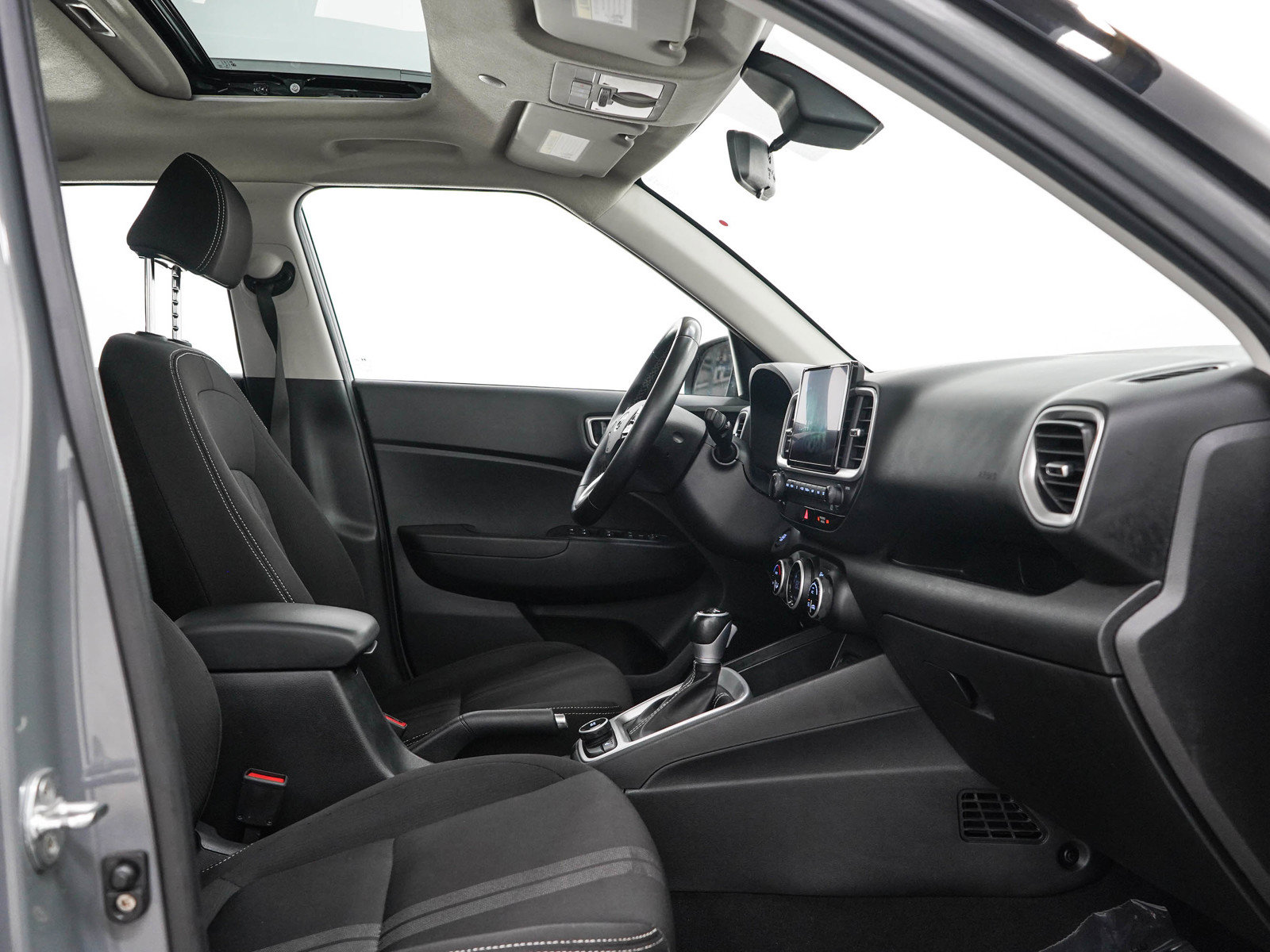 Used 2021 Hyundai Venue SEL w/ Premium Package FWD image 12