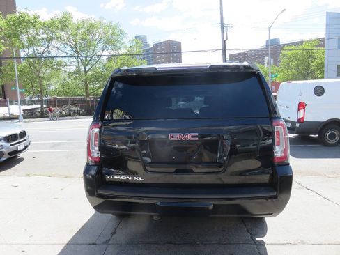 Used 2016 GMC Yukon SLT w/ Open Road Package AWD/4WD image 9