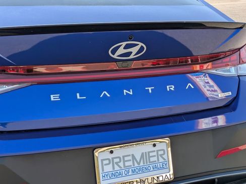 New 2025 Hyundai Elantra SEL image 31