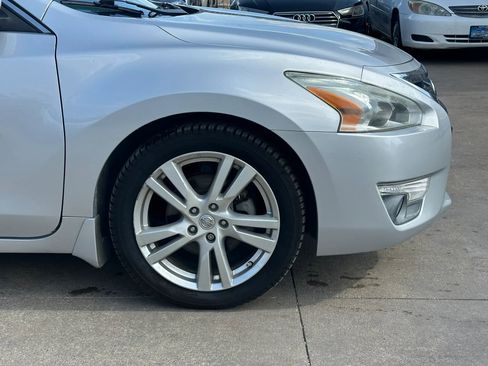 Used 2014 Nissan Altima 3.5 SL FWD image 3