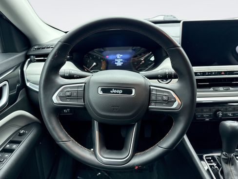 Used 2022 Jeep Compass Limited AWD/4WD image 12