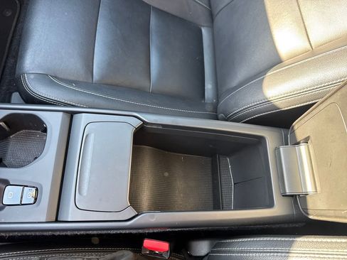 Used 2020 Volvo XC40 T5 Momentum image 20