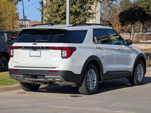 New 2026 Ford Explorer Active w/ Active Comfort Package image 4
