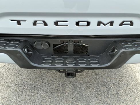 Used 2020 Toyota Tacoma TRD Off-Road w/ TRD Premium Off Road Package image 21