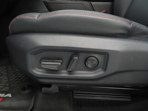 Used 2025 Toyota Sequoia TRD Pro AWD/4WD image 12