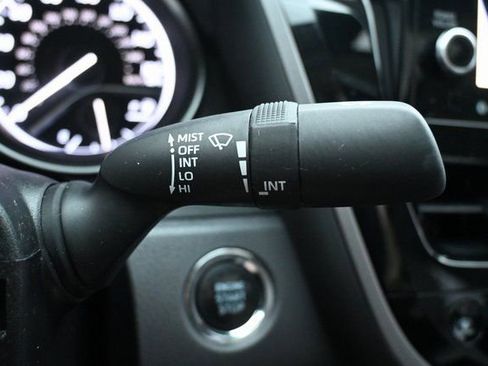 Used 2022 Toyota Camry SE w/ Cold Weather Package image 35