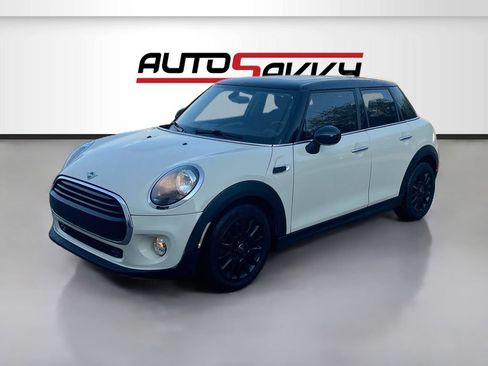Used 2019 MINI Cooper 4-Door Hardtop FWD image 3