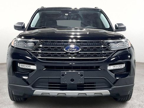 Used 2023 Ford Explorer XLT w/ Equipment Group 202A image 5
