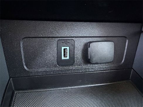 Used 2017 Ford Escape SE image 20