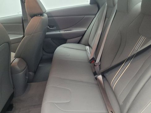 Used 2025 Hyundai Elantra Sport FWD image 18