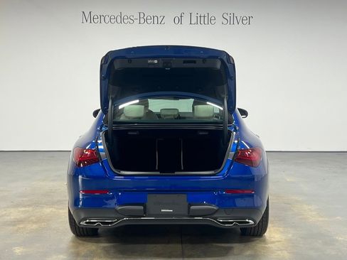 Used 2025 Mercedes-Benz CLA 250 4MATIC image 5