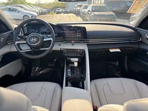 New 2026 Hyundai Elantra Limited FWD image 10