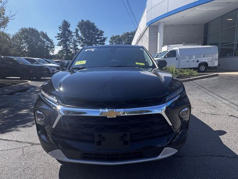 Certified 2025 Chevrolet Blazer LT AWD/4WD image 2