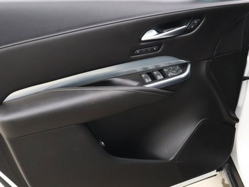 Certified 2022 Cadillac XT4 Premium Luxury w/ Enhanced Visibility Package FWD image 19