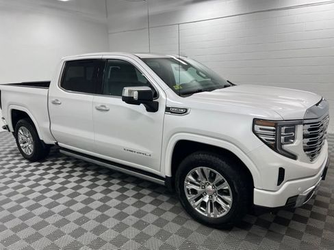 Used 2024 GMC Sierra 1500 Denali w/ Technology Package AWD/4WD image 4