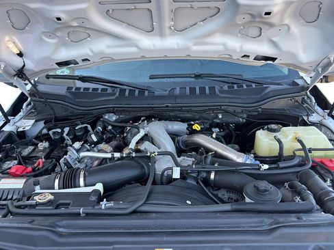 Used 2020 Ford F250 Lariat w/ Lariat Ultimate Package AWD/4WD image 14