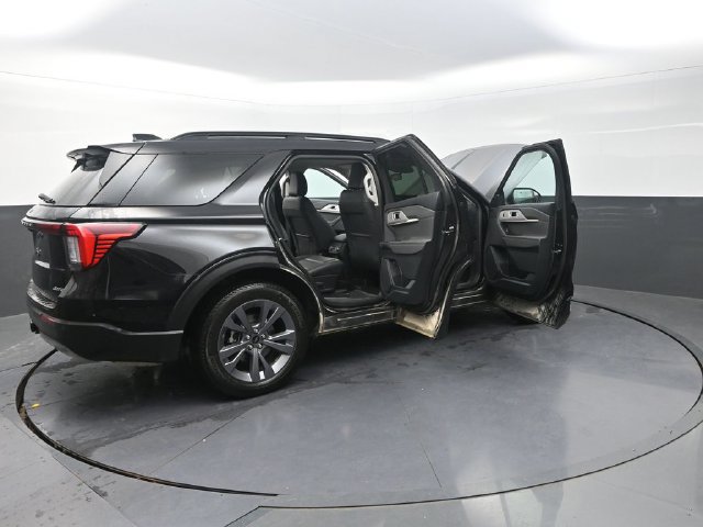 Used 2025 Ford Explorer Active w/ Active Comfort Package AWD/4WD image 45