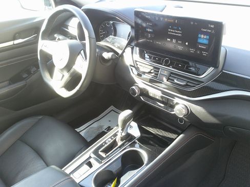 Used 2023 Nissan Altima 2.5 SR w/ SR Premium Package image 30