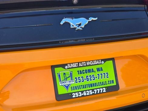 Used 2018 Ford Mustang Premium RWD image 15