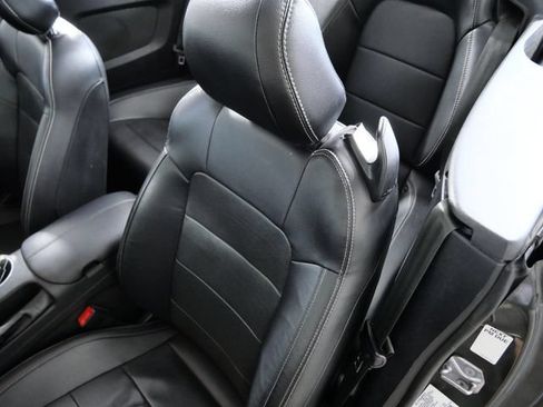 Used 2019 Ford Mustang Premium RWD image 17