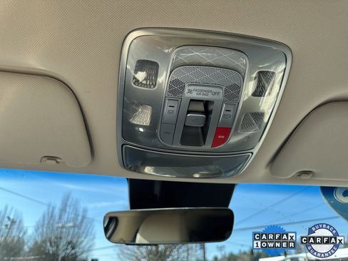 Used 2025 Genesis GV70 2.5T w/ Select Package image 33