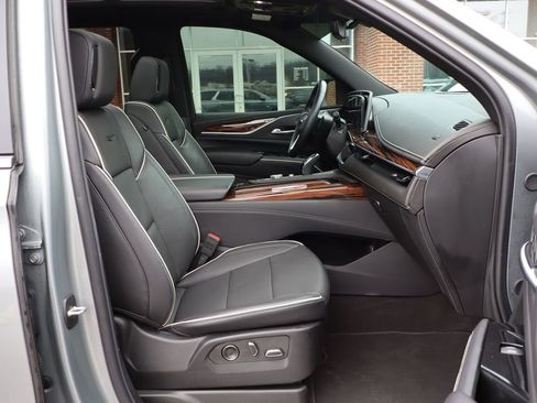 Used 2024 Cadillac Escalade Premium Luxury image 56