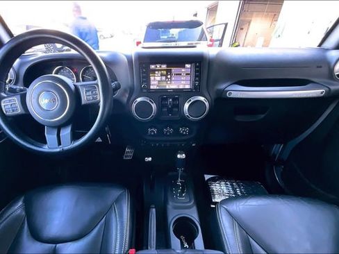 Used 2015 Jeep Wrangler Unlimited Sahara w/ Max Tow Package image 7