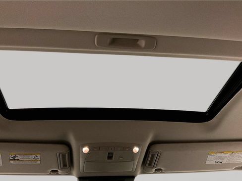 Used 2024 Nissan Armada SL w/ Captain's Chairs Package AWD/4WD image 7