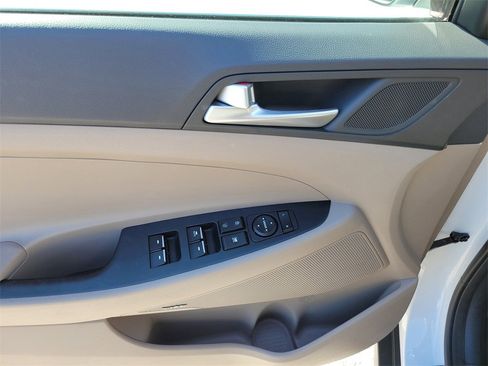 Used 2021 Hyundai Tucson Limited image 23