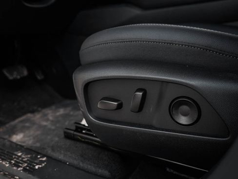 New 2026 Chevrolet Equinox LT w/ Convenience Package II image 18