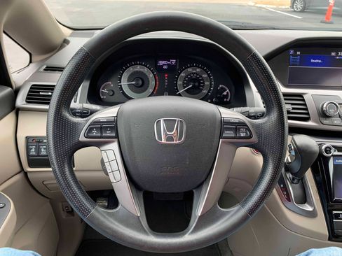 Used 2016 Honda Odyssey SE image 17