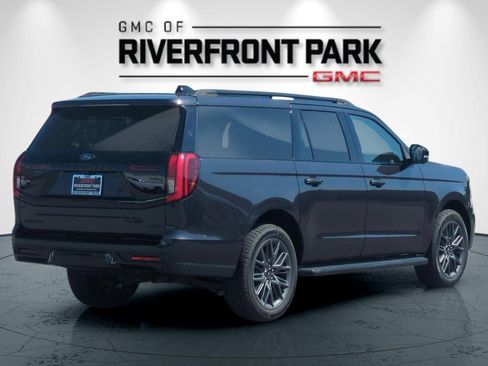 Used 2026 Ford Expedition Max Platinum w/ Stealth Appearance Package AWD/4WD image 3