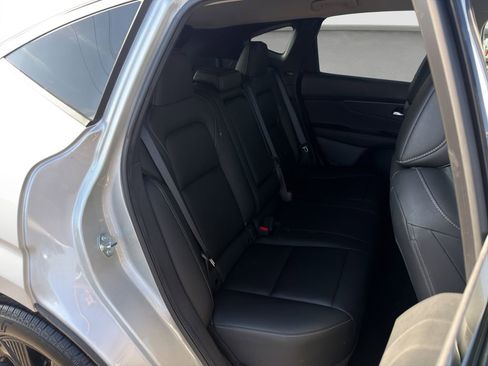 Used 2025 Nissan Murano SV FWD image 19