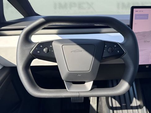 Used 2024 Tesla Cybertruck AWD Crew Cab image 16