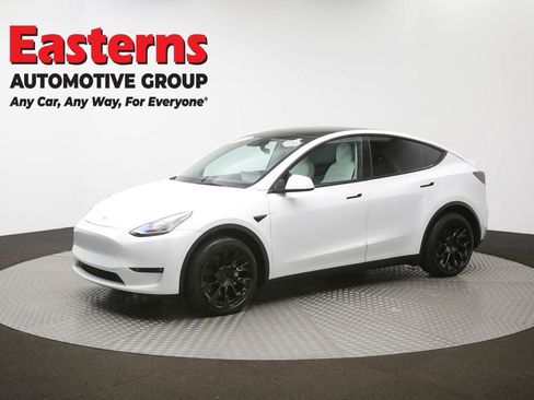 Used 2022 Tesla Model Y Long Range image 58