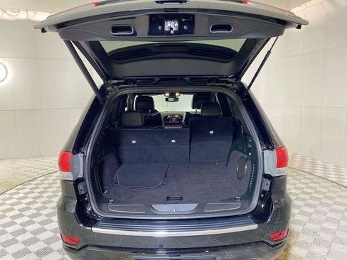 Used 2020 Jeep Grand Cherokee Overland AWD/4WD image 34