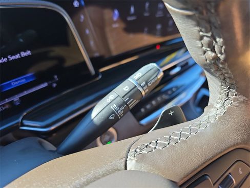 Used 2022 Cadillac Escalade Premium Luxury w/ LPO, Radiant Package image 27