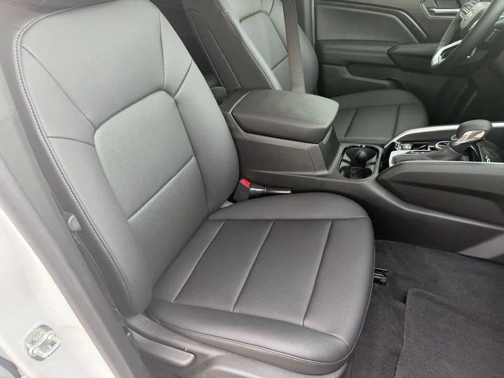 New 2026 Chevrolet Colorado LT w/ LT Convenience Package AWD/4WD image 45