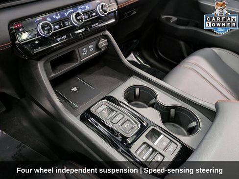 Used 2025 Honda Pilot TrailSport image 17